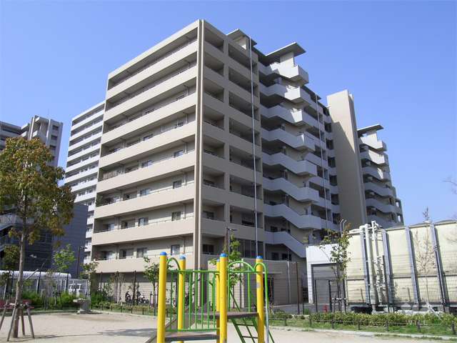 ロイヤルアーク香櫨園アルティミューラ　アクアコートの外観（北東側から）
