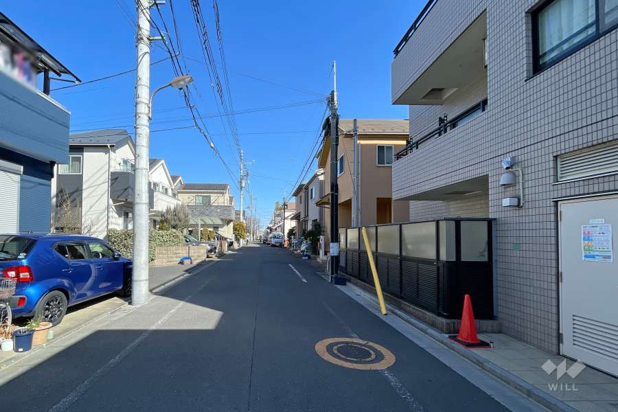 敷地北側の前面道路
