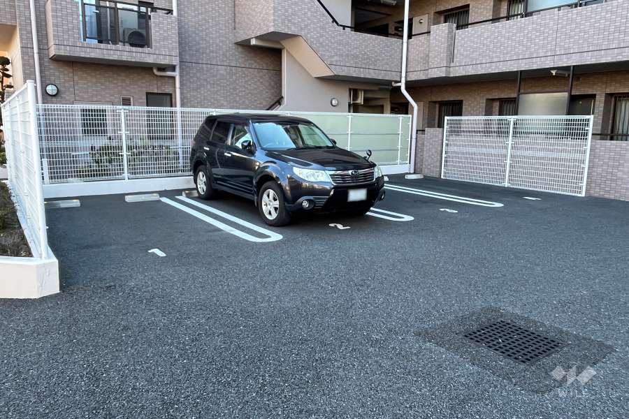 敷地内駐車場（屋外平面式）