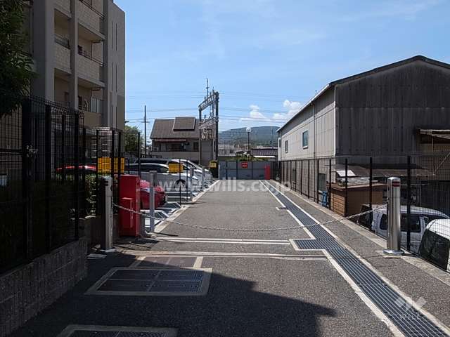敷地内駐車場（ロボットゲート付き　屋外機械式）