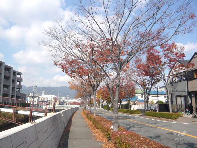 『宮川』沿いに位置しています
