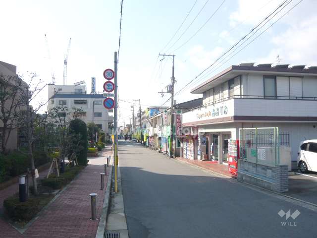 周辺は区画の整った住宅地です