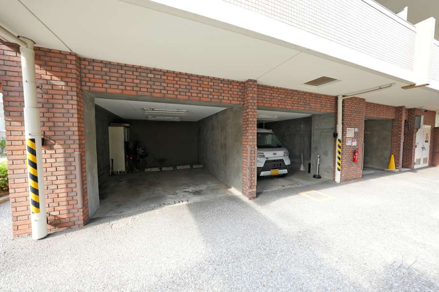 敷地内駐車場（屋内平面式）