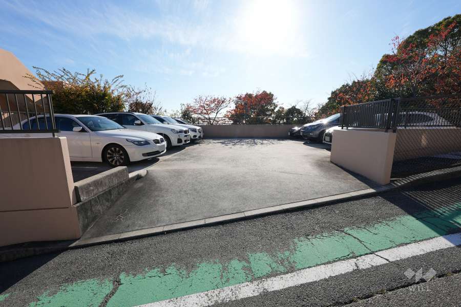 敷地内駐車場（屋外平面式）
