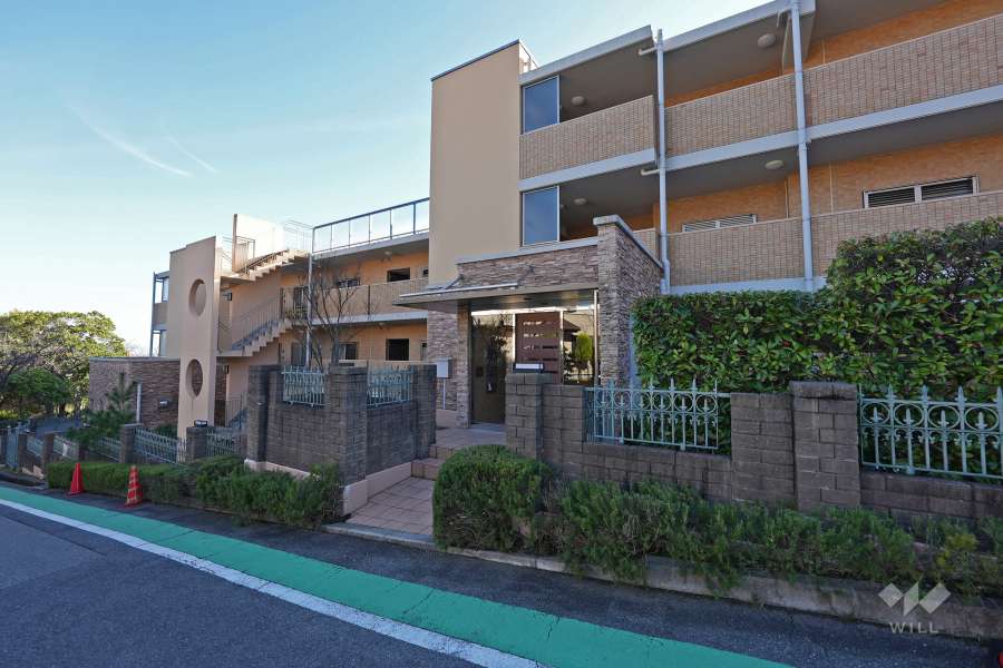 リブコート苦楽園モニモスの丘の外観（北西側から）