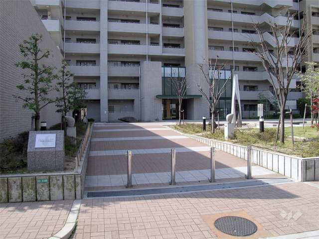 敷地の入り口