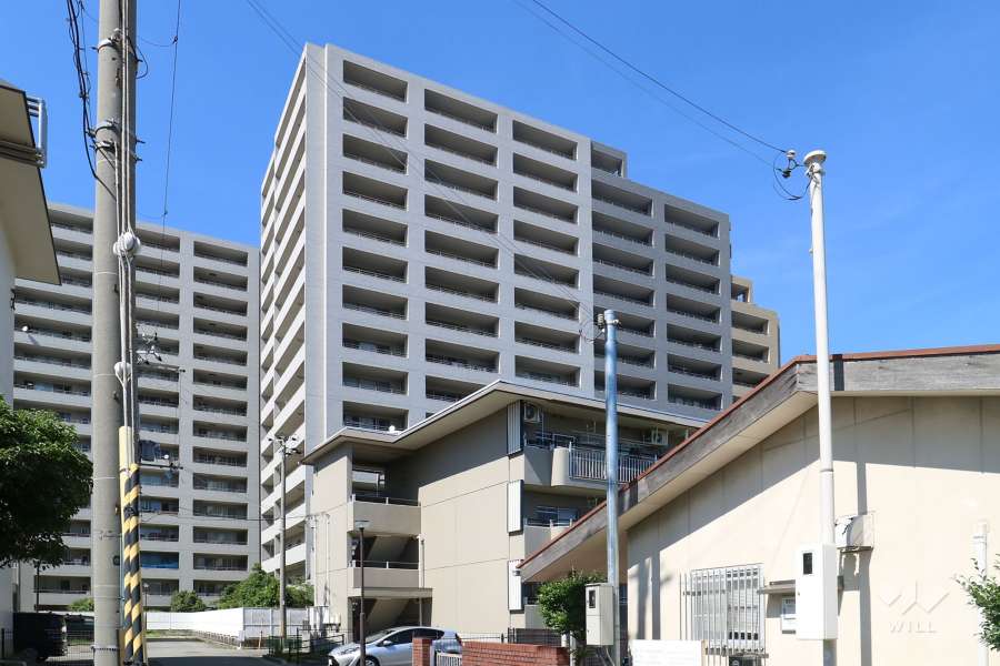 ロイヤルアーク香櫨園アルティミューラ　ベイサイドコートの外観（南側から）
