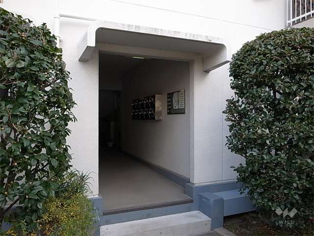 住戸入口（共用ポスト）