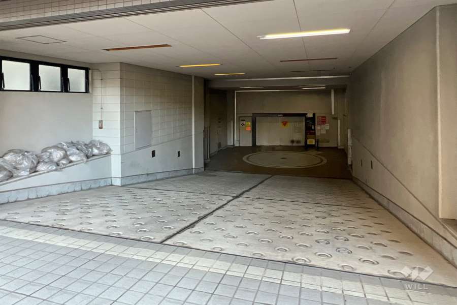 敷地内駐車場（屋内機械式）