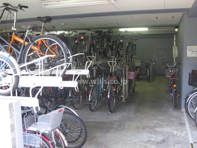 屋内にある駐輪場