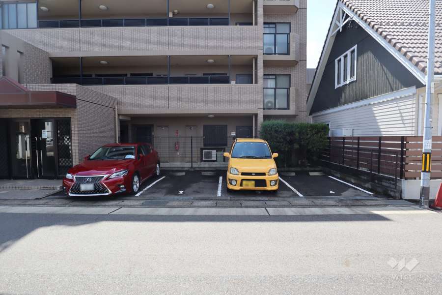 敷地内駐車場（屋外平面式）