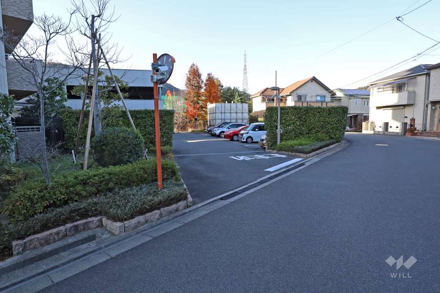 駐車場出入り口（東側）