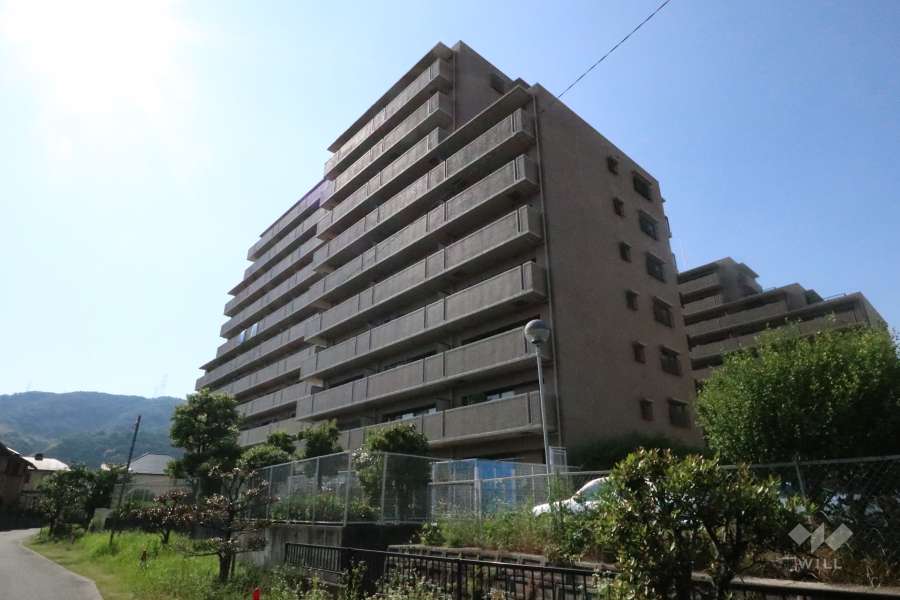 ライオンズマンション水無瀬壱番館の外観（北西側から）