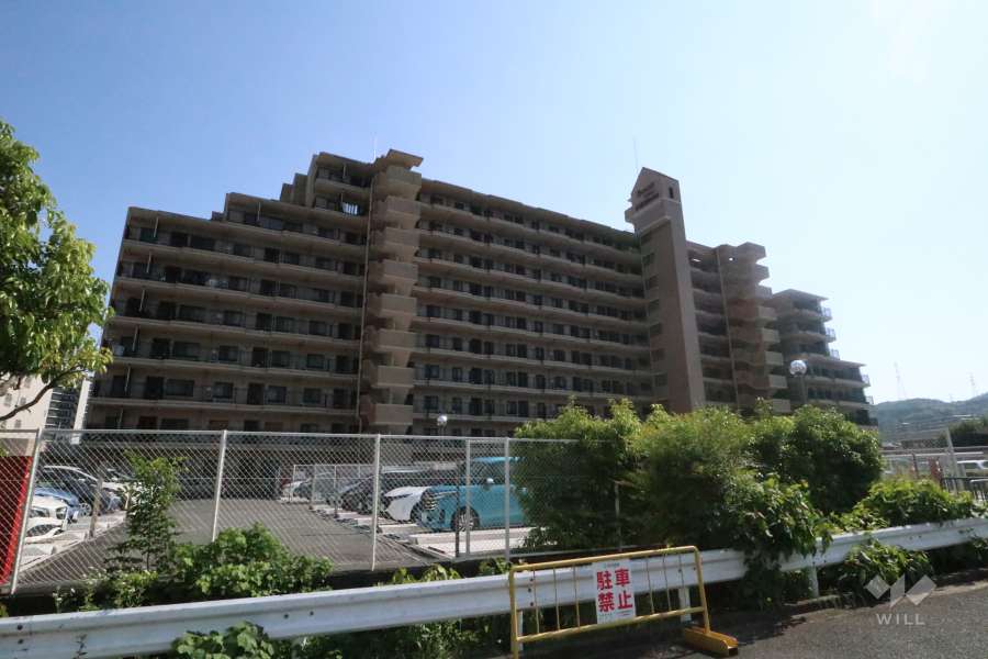 ライオンズマンション水無瀬壱番館の外観（南西側から）