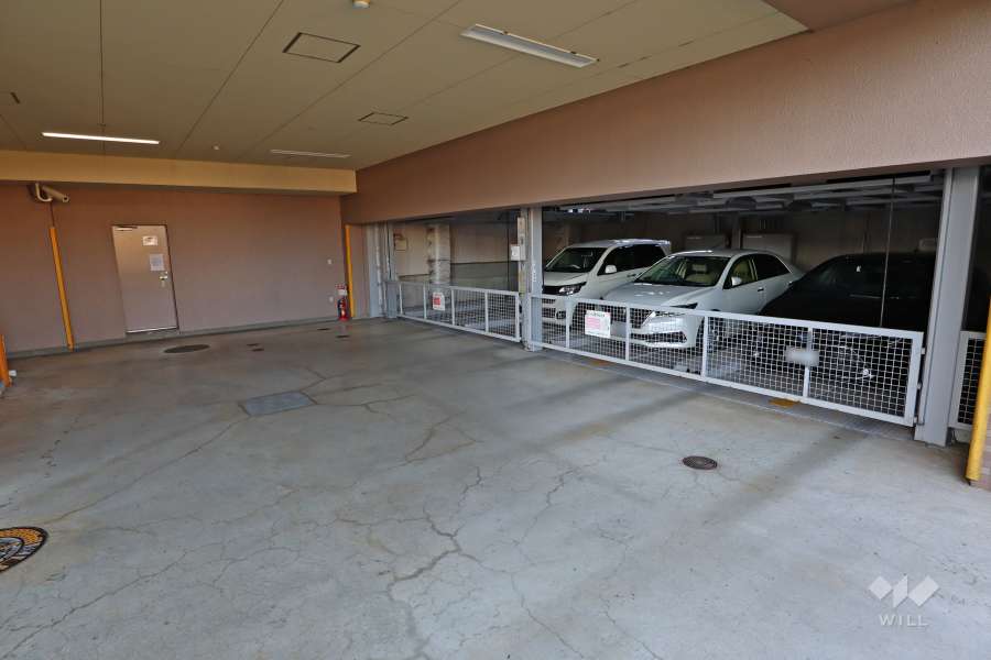 敷地内駐車場（屋内機械式）