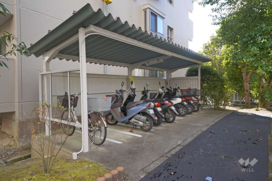 駐輪場（屋根付き）
