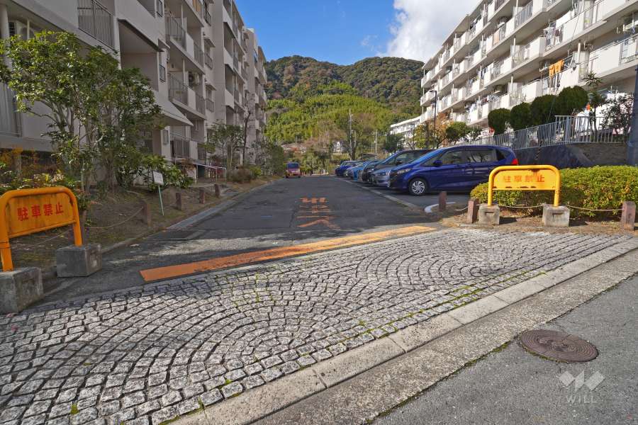 駐車場の出入り口