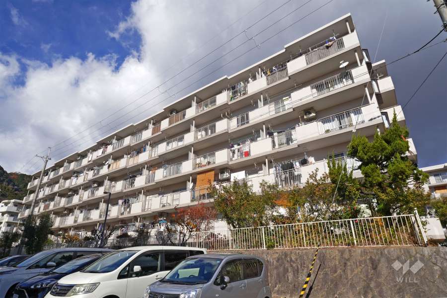 若山台第3住宅10号棟の外観（南東側から）