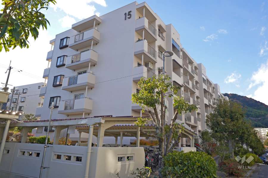 若山台第3住宅15号棟の外観（南西側から）