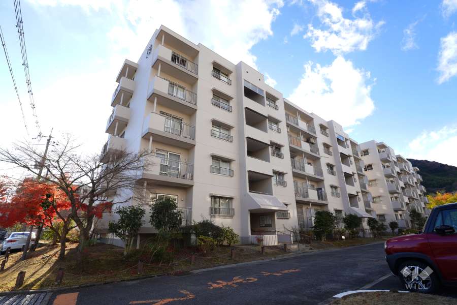若山台第3住宅18号棟の外観（北東側から）