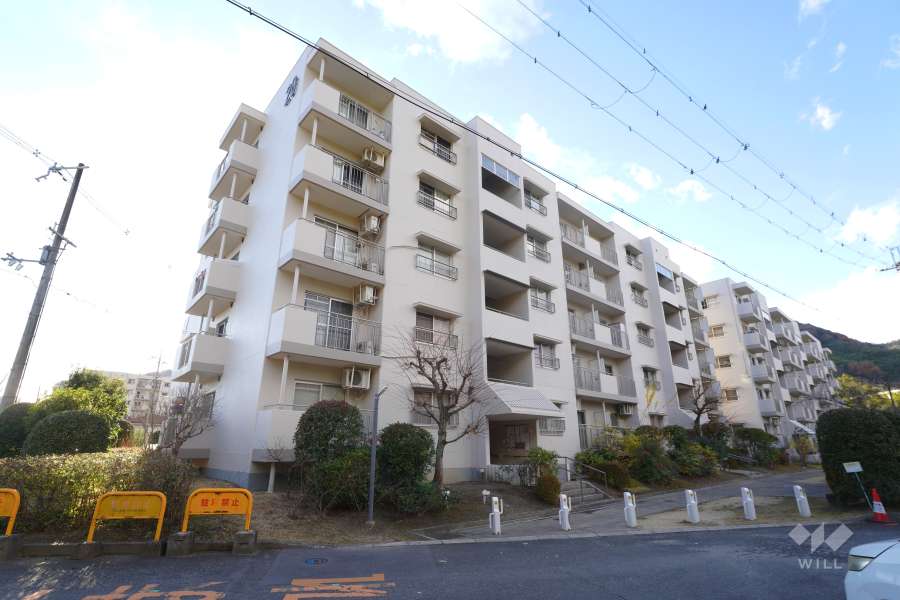 若山台第3住宅20号棟の外観（北東側から）