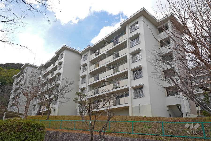 若山台第1住宅22号棟の外観（北東側から）