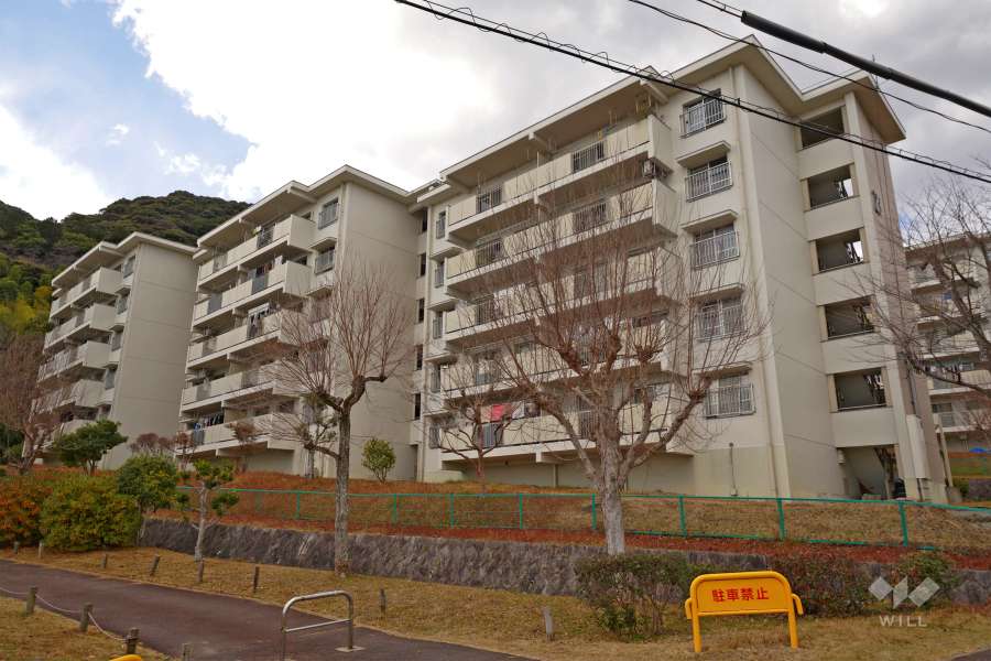 若山台第1住宅23号棟の外観（南東側から）