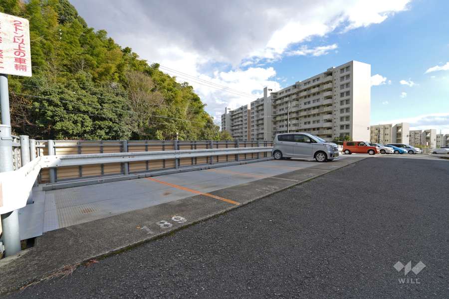 敷地内駐車場（屋外平面式）