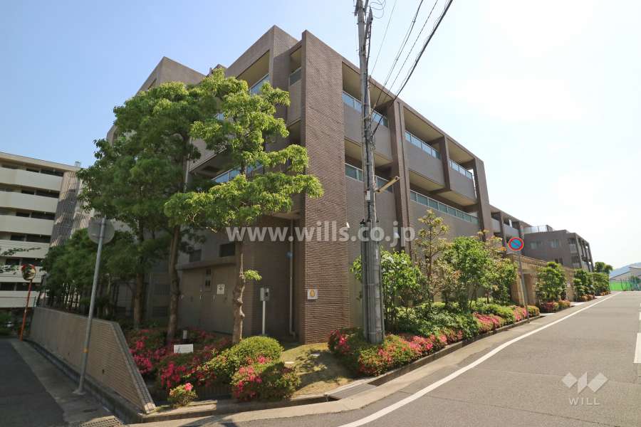 フォルム芦屋岩園の外観（北東側から）