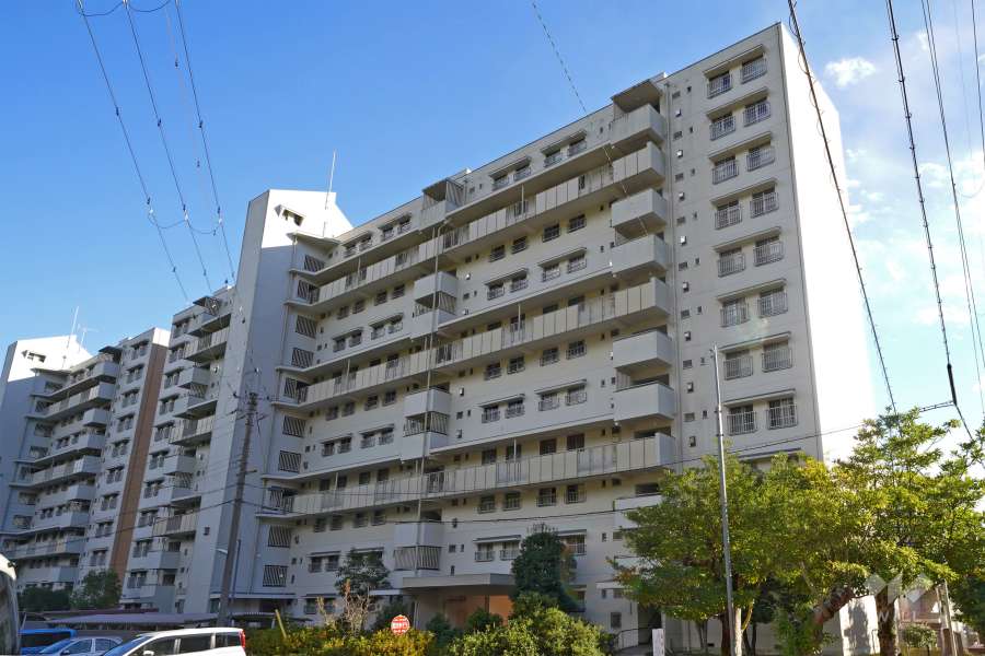 若山台第1住宅33号棟の外観（北西側から）