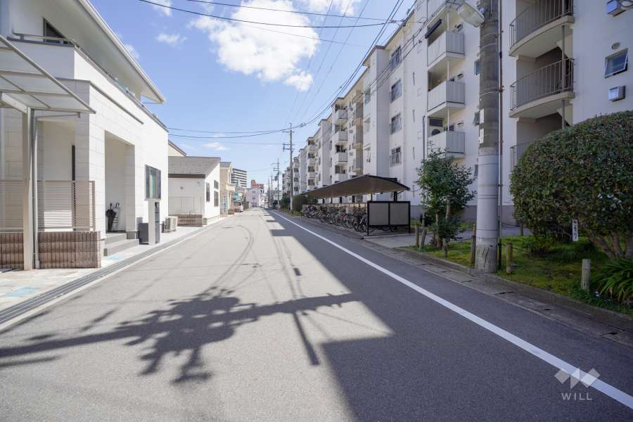 敷地北側の前面道路