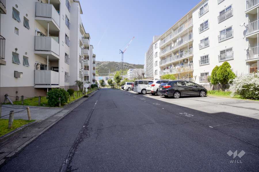 敷地南側の前面道路