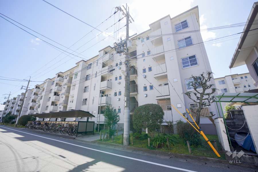 水無瀬青葉ハイツ2号棟の外観（北西側から）