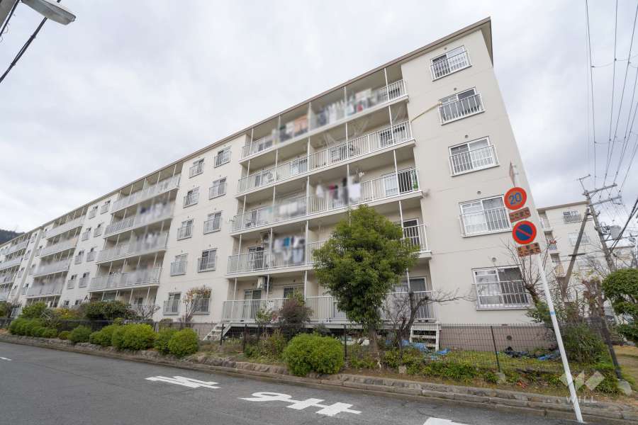 水無瀬青葉ハイツ5号棟の外観（南東側から）