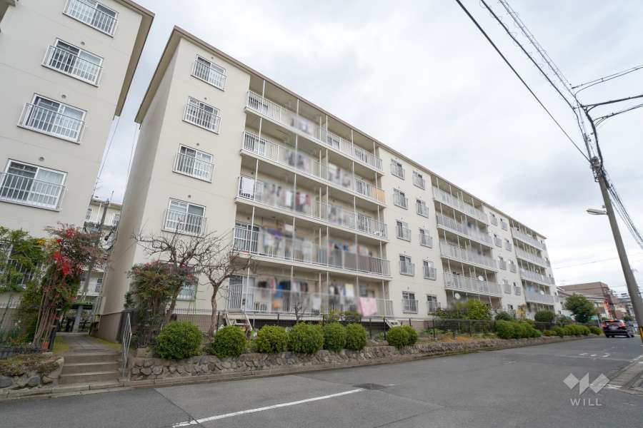水無瀬青葉ハイツ5号棟の外観（南西側から）