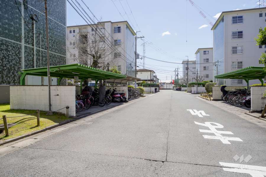 敷地北側の前面道路