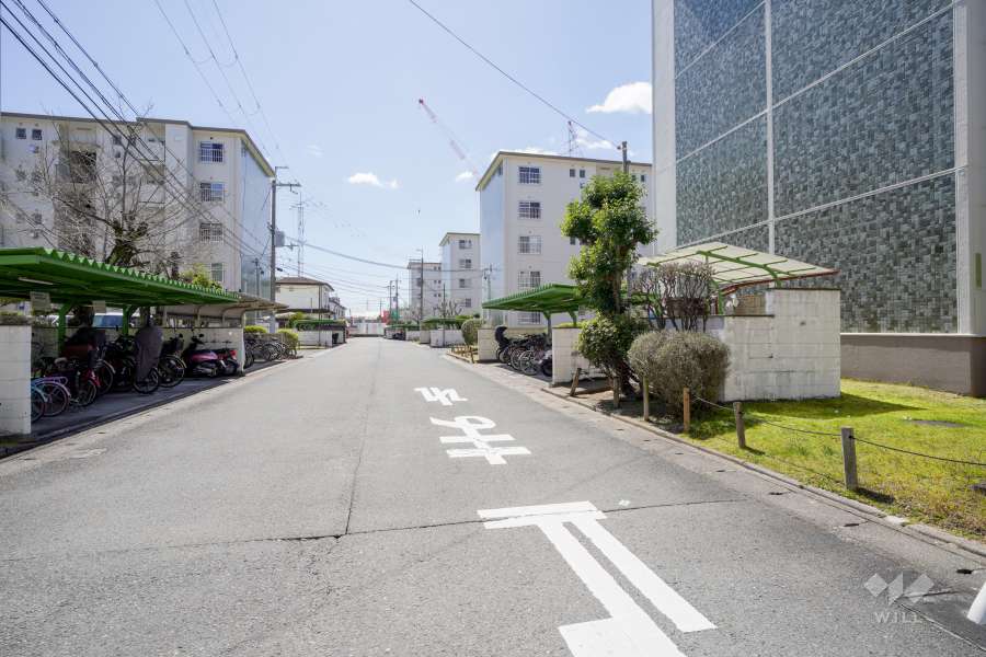 敷地東側の前面道路