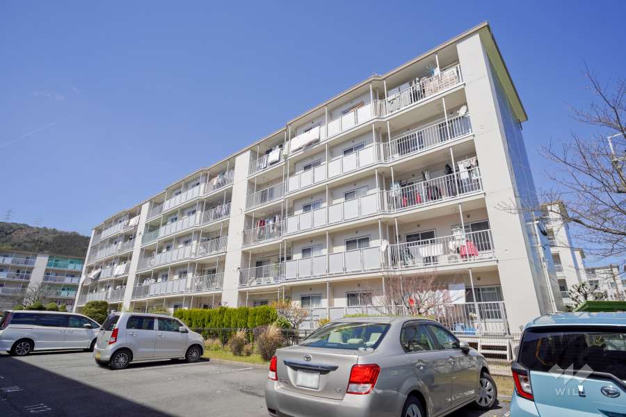 水無瀬青葉ハイツ11号棟の外観（南東側から）