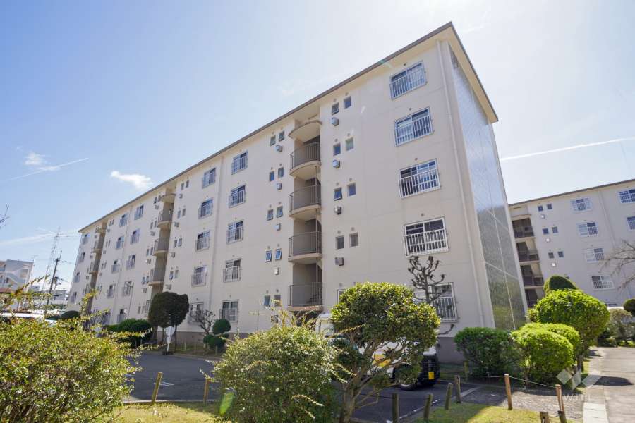 水無瀬青葉ハイツ11号棟の外観（北西側から）