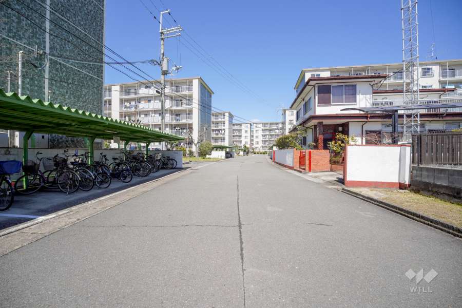 敷地東側の前面道路