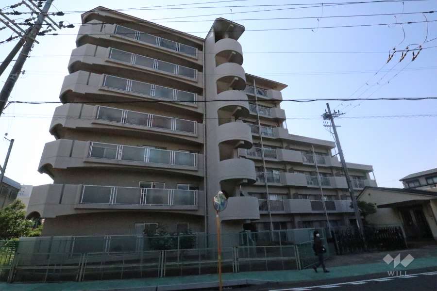 万葉ハイツ水無瀬の外観（東側から）