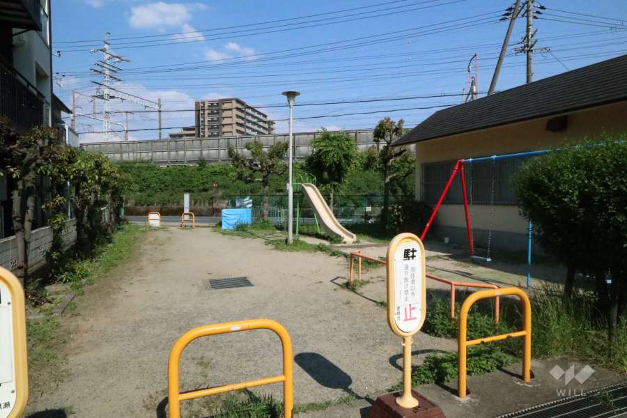敷地東側に隣接して『うたつか公園』があります。