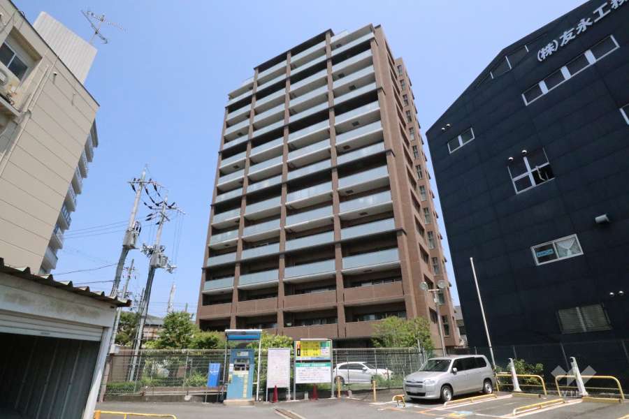 水無瀬駅前ザ・レジデンスの外観（南東側から）