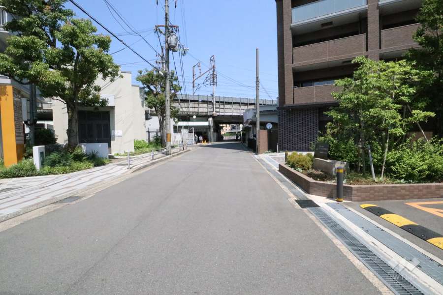 敷地南西側の前面道路