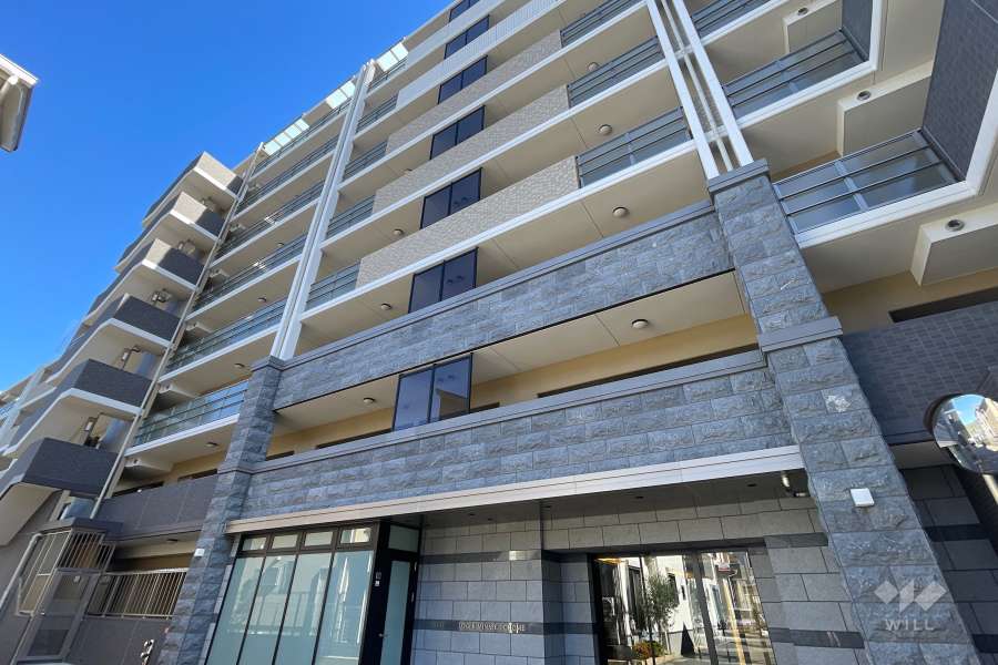 プレサンスロジェ水無瀬一丁目の外観（南西側から）