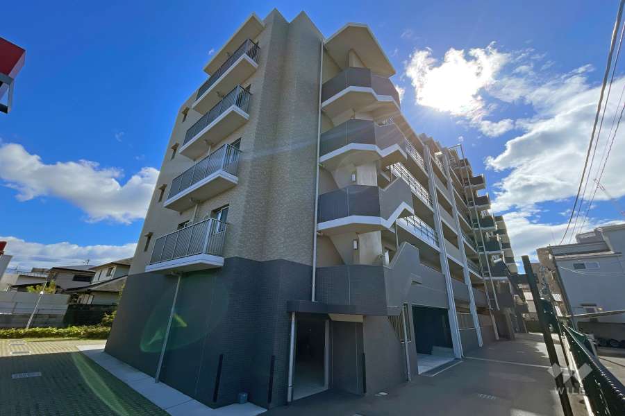 プレサンスロジェ水無瀬一丁目の外観（北西側から）