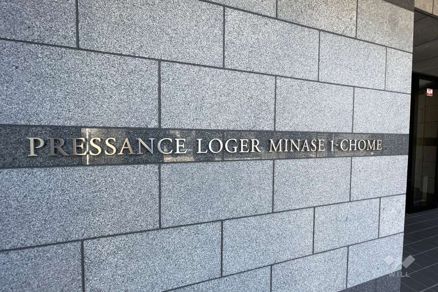 エントランスの銘板