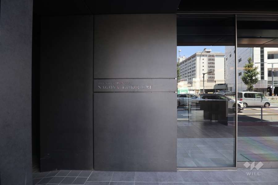 エントランスの銘板