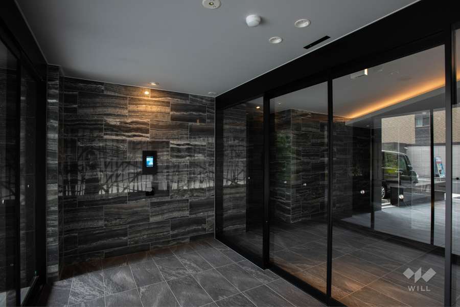 エントランスはオートロック付きです。