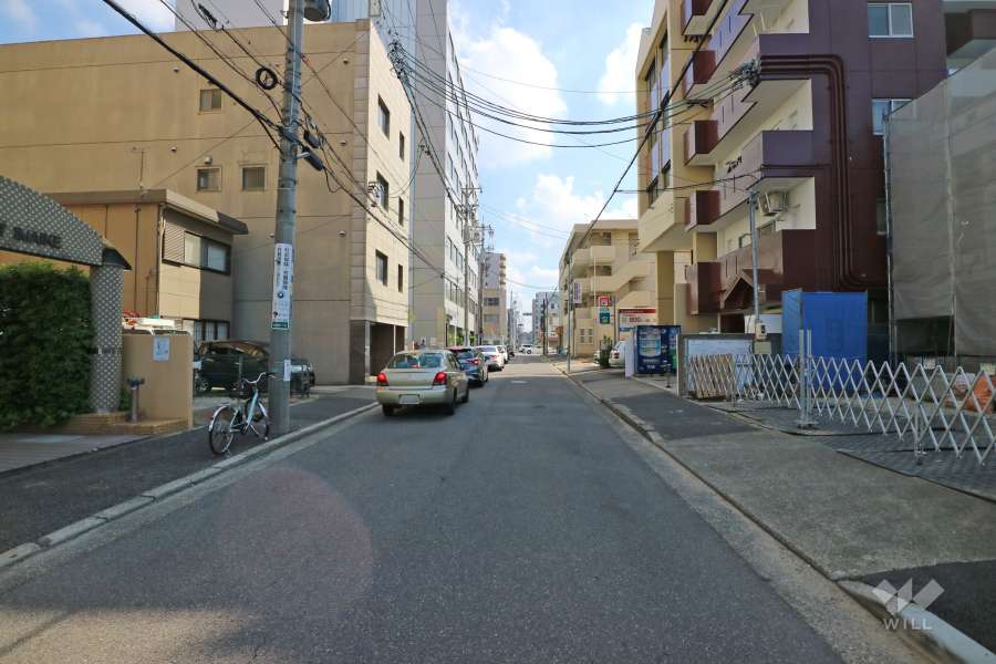 敷地北側の前面道路